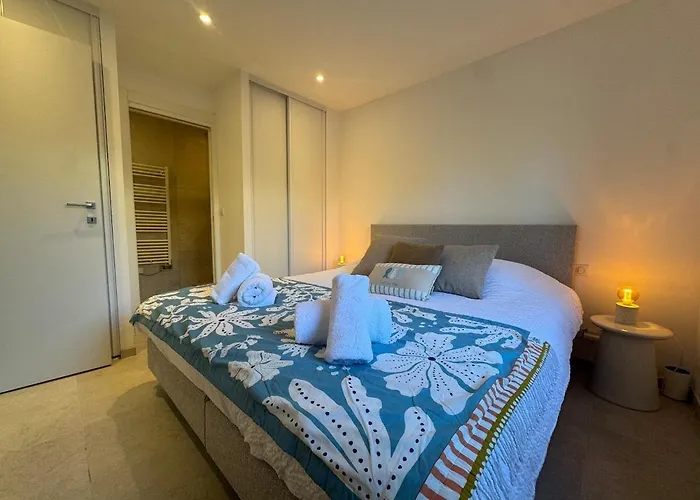 Saphir - Sea View, Access And Pool